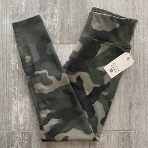🔥🔥BILLABONG - CAMPED OUT LEGGING🔥🔥